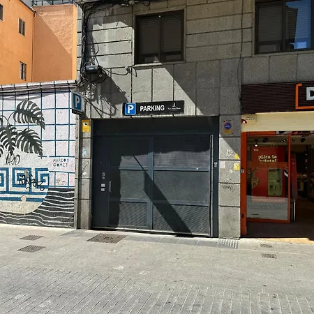 Ele San Justo Plaza アパート