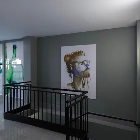 Ele San Justo Plaza *